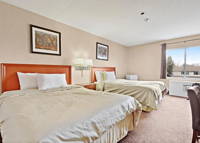 Niagara Lodge & Suites