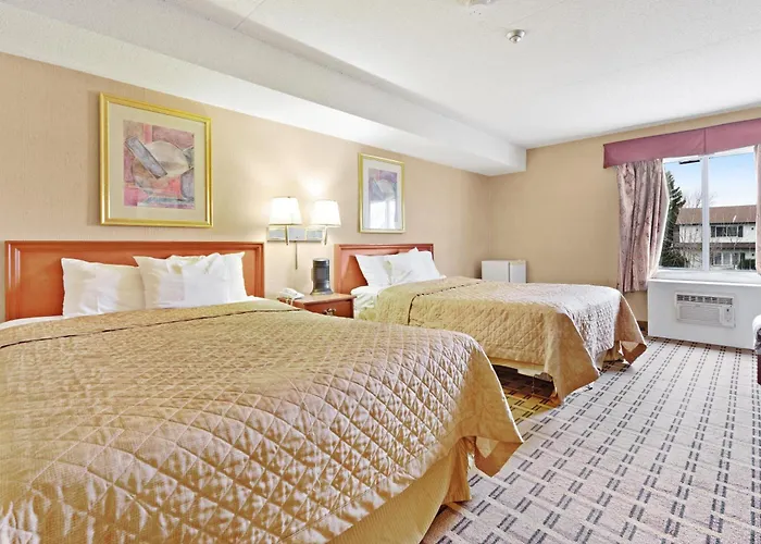 Niagara Lodge & Suites